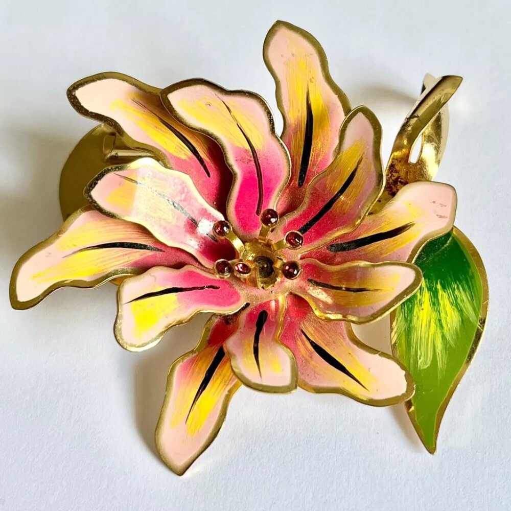 Vintage Lilly Flower Holder Brooch Pin Pink Fuchsia Easter Gold tone Hidden Tube - Picture 3 of 12